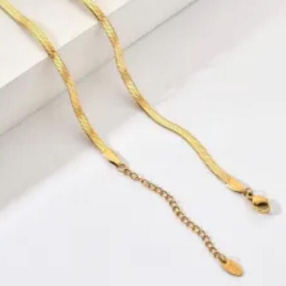 18K Gold Plated Snake Chain Necklace 18.5" New - Picture 3 of 3